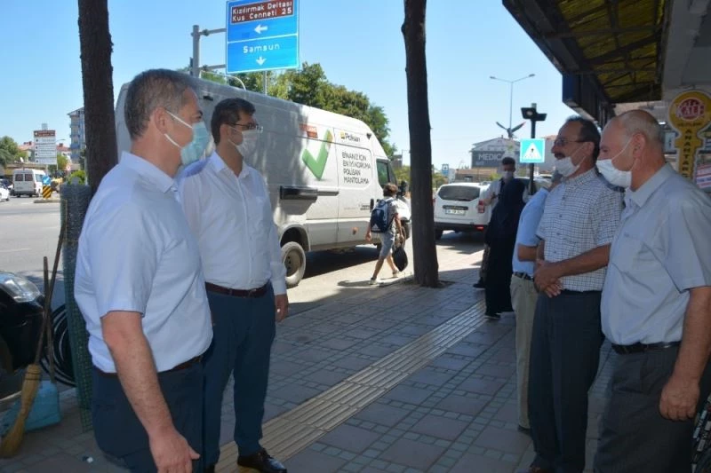 ’Maskeni tak, sosyal mesafeyi uygula’ denetimi
