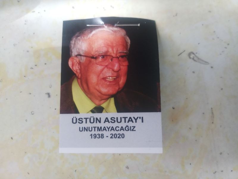 Ünlü tiyatrocu Üstün Asutay son yolculuğuna uğurlandı
