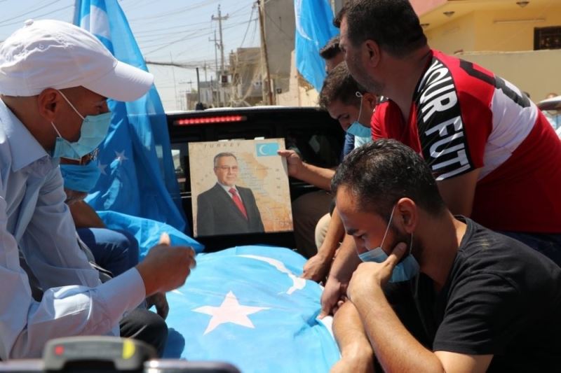 Türkmen siyasetçi Bayatlı gözyaşları içerisinde son yolculuğuna uğurlandı
