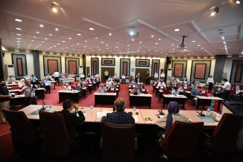 Hayırsever belediyeye hayırseverlerden şartlı bağış
