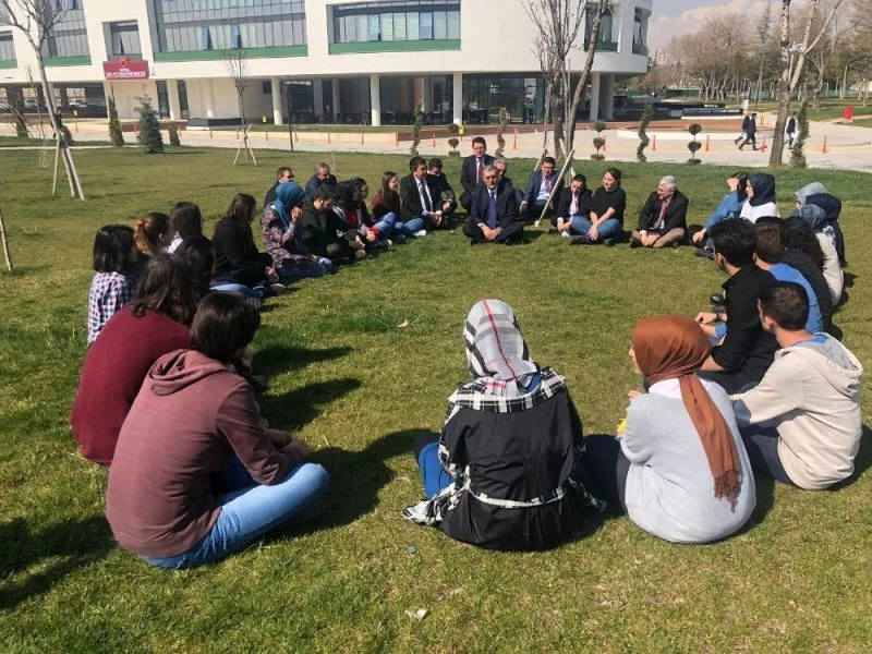 Diplomalarını aldıkları gün iş başı yaptılar
