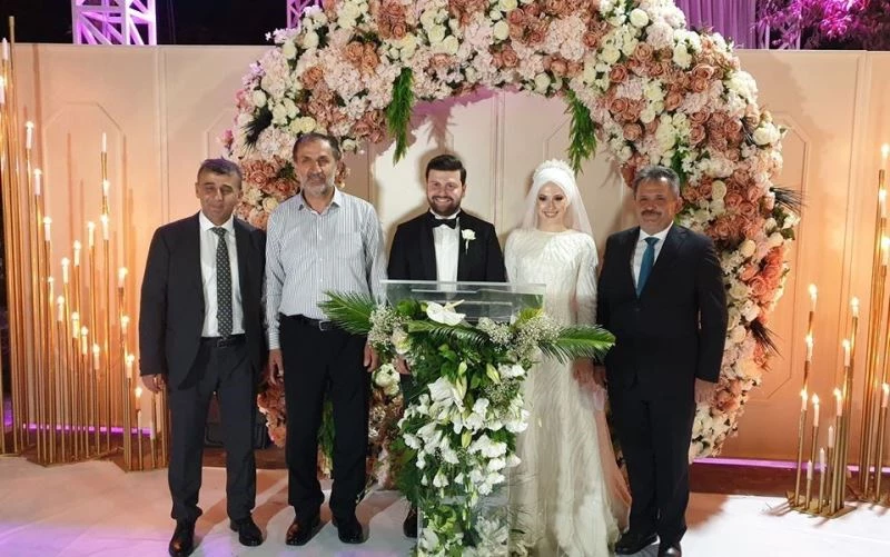 Başkan Koloğlu ve Başkan yardımcı Akdeniz’in mutlu günü
