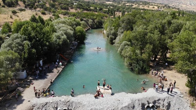 Tağar çayı, tatil görüntülerini aratmıyor
