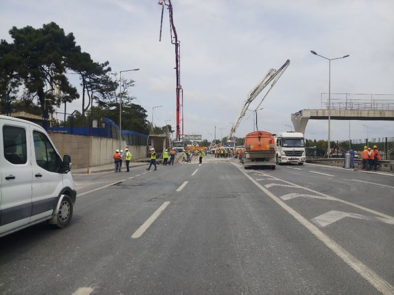 Hasdal Otoyolu’nda çöken üst geçit kaldırıldı
