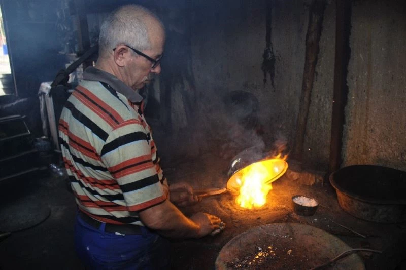 Çocuk yaşta başladığı mesleğinin son ustalarından oldu
