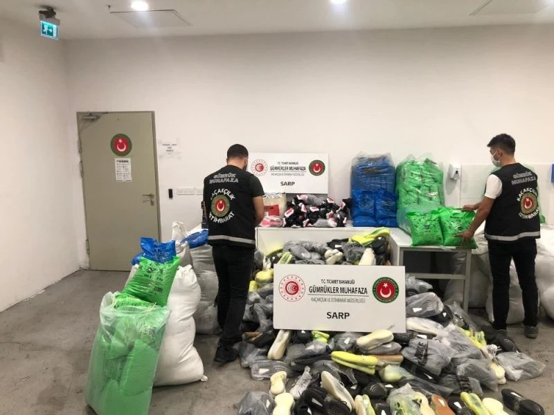 Sarp Gümrük Kapısından 279 bin lira değerinde gıda takviyesi, spor ayakkabısı ve elektronik parça yakalandı
