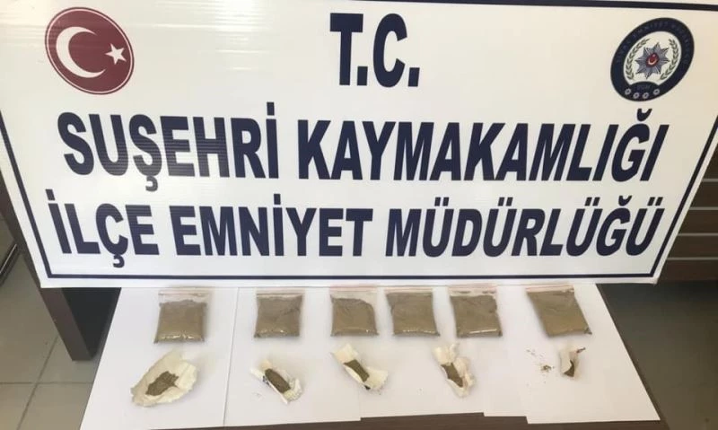 Suşehri’nde 3 kilo 92 gram toz esrar ele geçirildi
