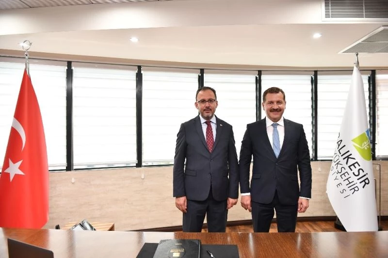 Bakan Kasapoğlu Balıkesir’e müjdelerle geldi
