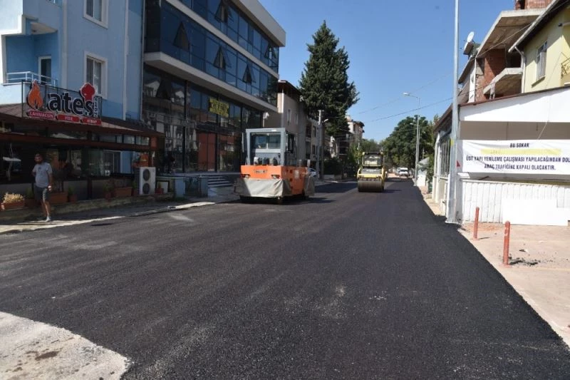 Paşa Caddesini yeni görünümüyle trafiğe açıldı
