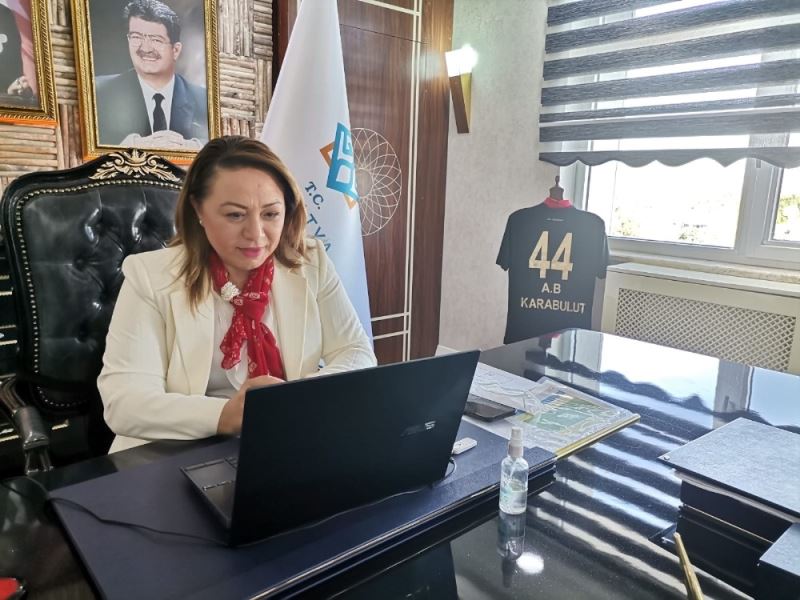 Rektör Karabulut: “Online eğitimde rol model uygulamalar geliştirdik”
