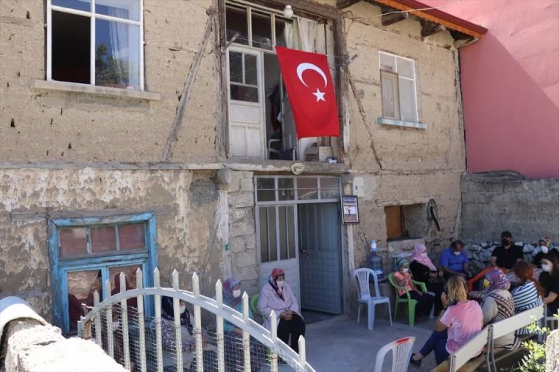 Kalp krizi sonucu şehit olan Uzman Çavuş Çatal, son yolculuğuna uğurlandı