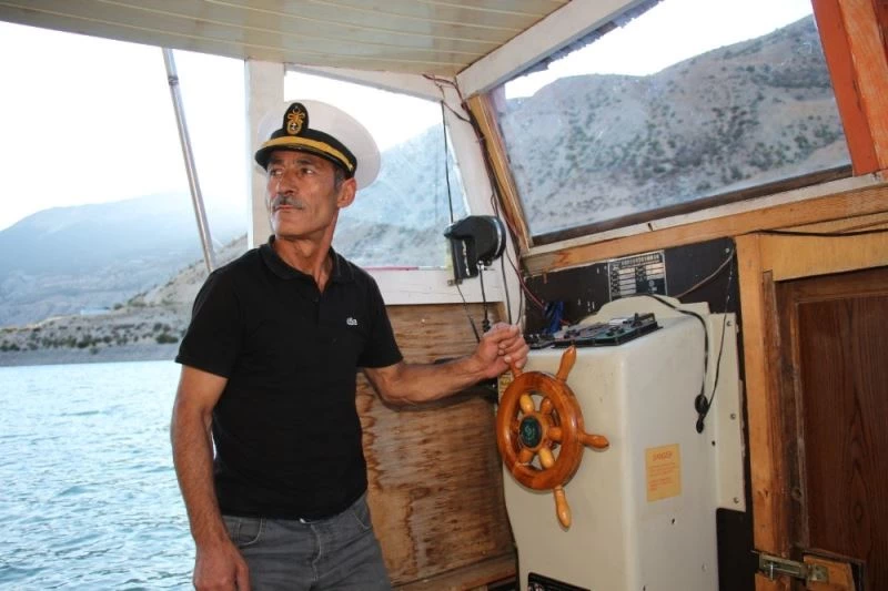 Tortum Gölünün Obama  Kaptanı
