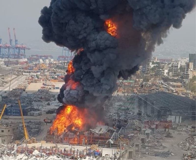 Beyrut Limanı’ndaki yangın hala söndürülemedi
