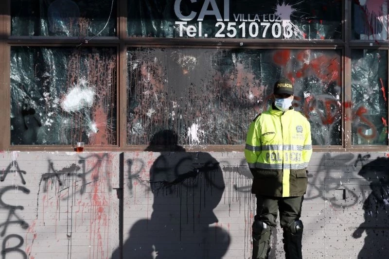 Kolombiya’da polis şiddetine karşı yapılan protestolarda 7 kişi öldü
