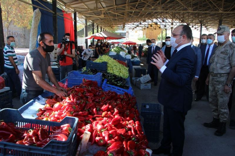 Vali Yırık denetimde uyardı, izole haldeyken dışarı çıkanlar yurda yerleştirilecek
