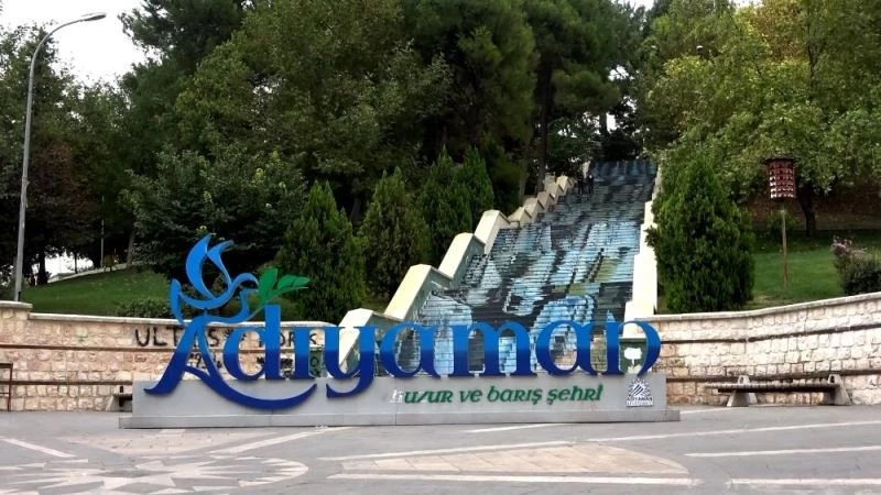 Vatandaşlar düğünlere ve kurumlara HES koduyla alınacak
