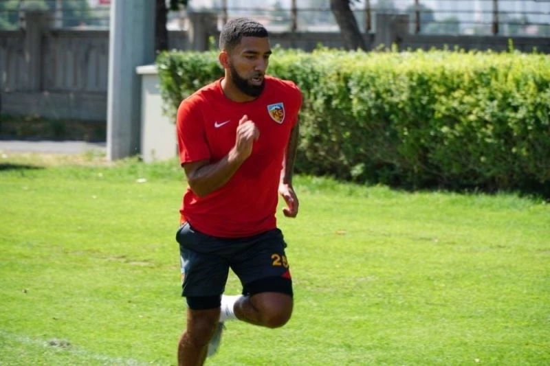 Lennon ligin başlamasını bekliyor
