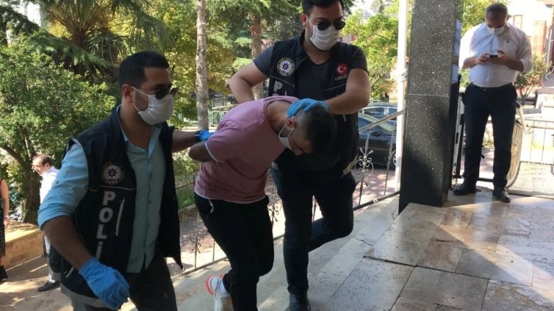 Elektrik süpürgesi ve spor ayakkabı içerisine zulalanmış uyuşturucu madde ele geçirildi
