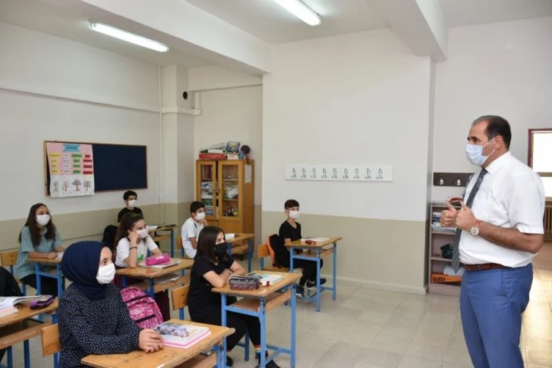 Milli Eğitim Müdürü Aziz Gün, MMT kurallarına dikkat çekti
