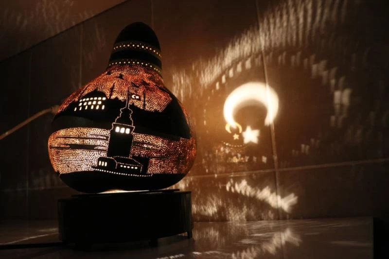 Su kabağı makine mühendisinin elinde sanata dönüşüyor