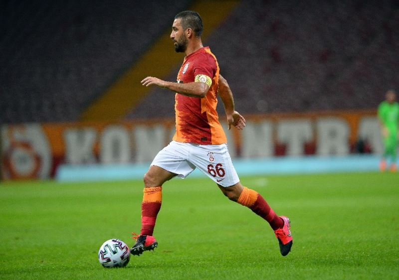 Arda Turan, 3 bin 403 gün sonra kaptan olarak Galatasaray formasıyla
