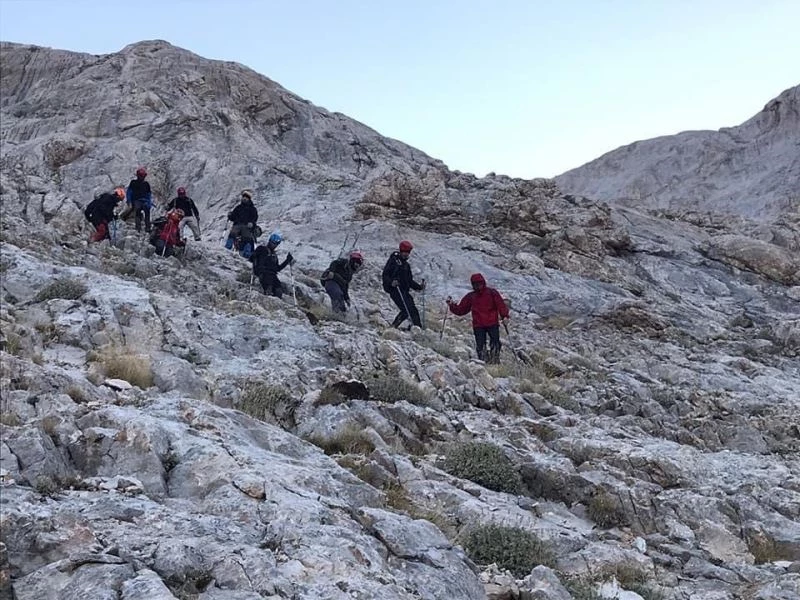 Rotasını kaybeden 8 dağcının imdadına AFAD yetişti
