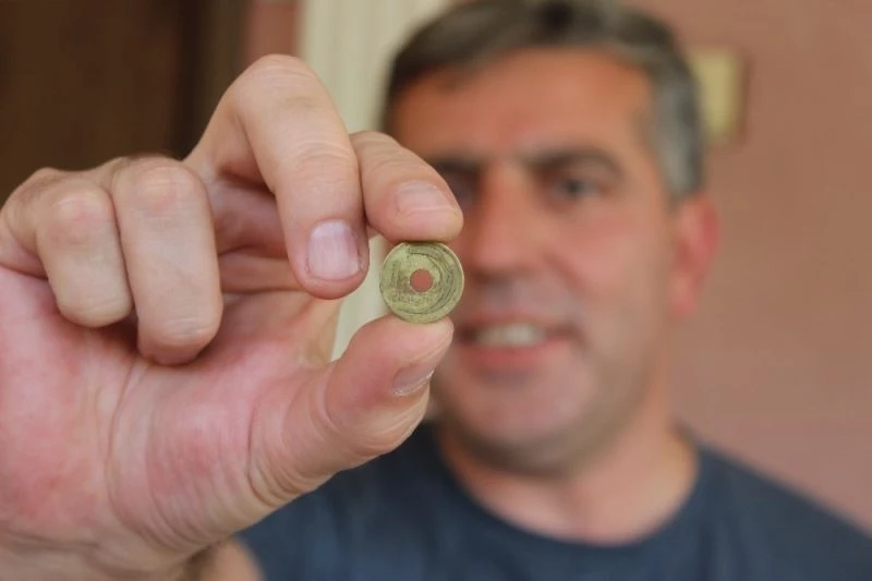 Dededen kalma para koleksiyonuna gözü gibi bakıyor
