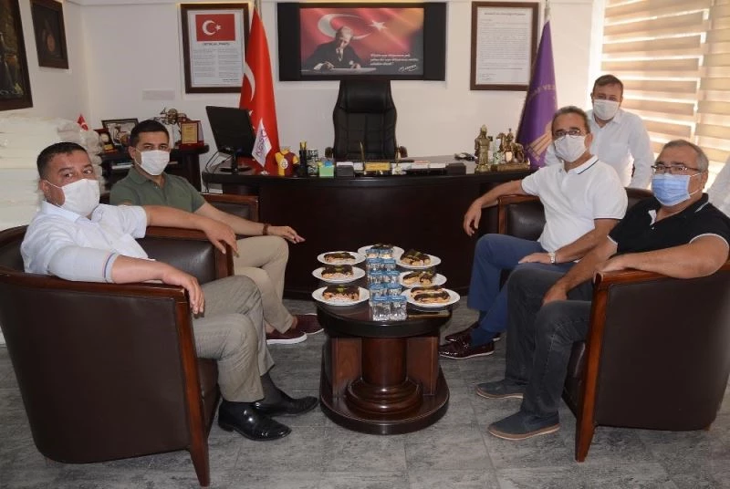 Başkan Günel, milletvekilleriyle birlikte sivil toplum kuruluşlarının sorunlarını dinledi
