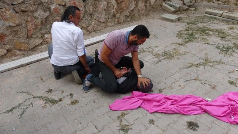Aranan hırsızı kadının çığlıkları ele verdi
