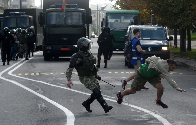 Belarus’taki şiddetli protestolarda gözaltı sayısı 774’e ulaştı
