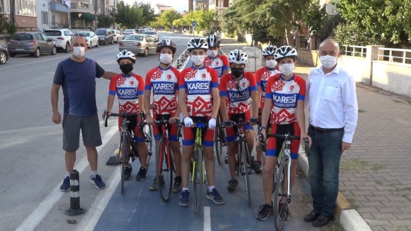 Karesi Belediyespor bisiklet takımı turnuvalara hazır
