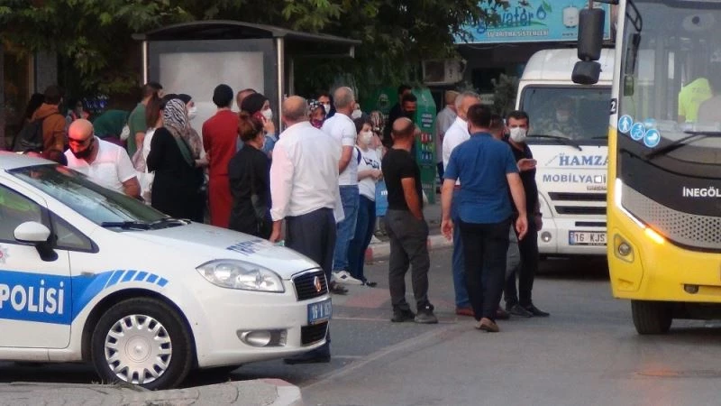 Otobüslere mesafe geldi, yolcular durakta kaldı
