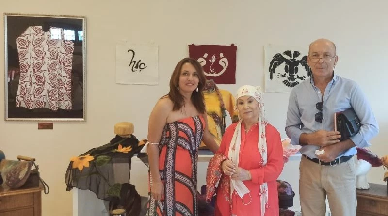 Bedia Akartürk, keçe sergisine hayran kaldı
