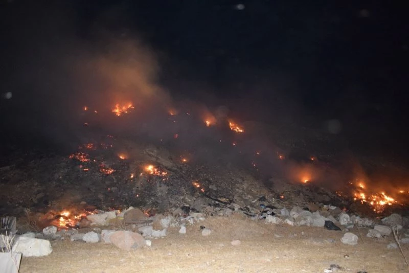 Yangına dozer desteği
