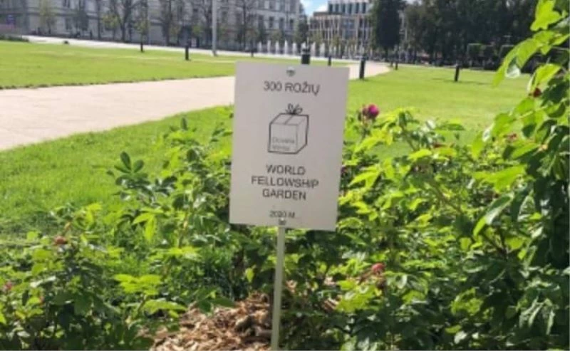 Dünya’ya barışı yaymak için tüm ülkelerde ‘kardeşlik bahçeleri’ açmak istiyor
