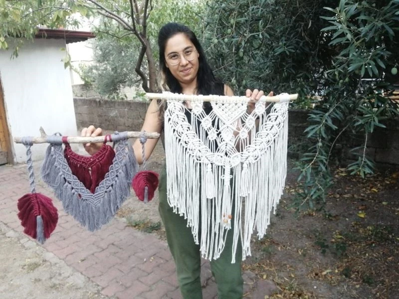 Kuru dallar sanat eseri oluyor
