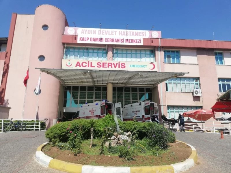 Güç kaynağından çıkan dumandan etkilenen iki kişi hastaneye kaldırıldı
