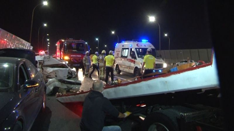 Haliç Köprüsü’nde feci trafik kazası:1 ağır yaralı
