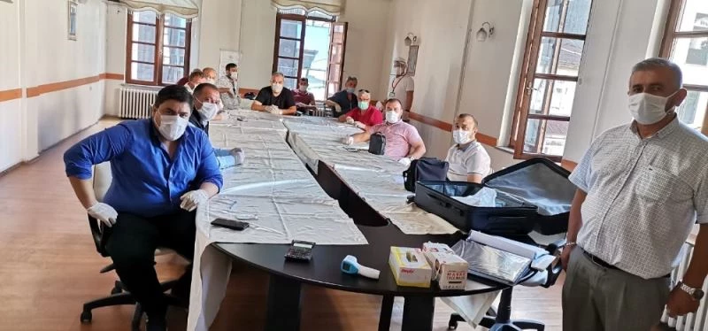 Müteahhit ve emlakçılar mülakata katıldı
