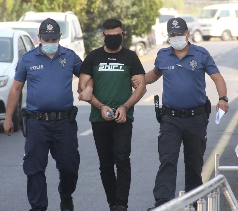 Sevgilisini ayrıldığı için 9. kattaki balkondan sarkıtan zanlı tutuklandı
