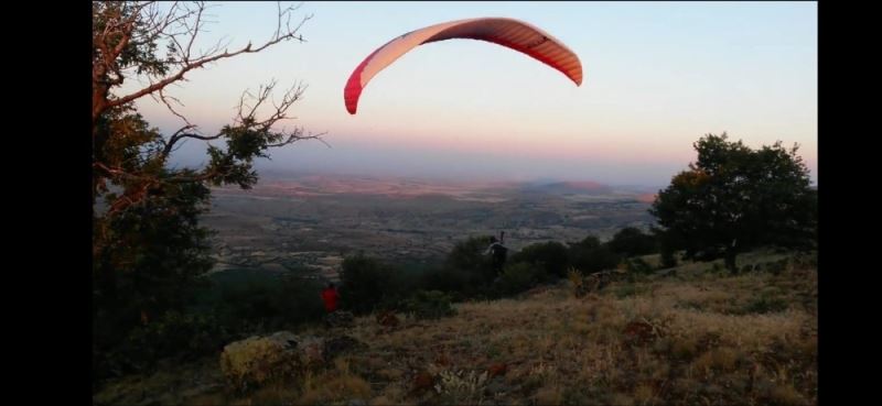 Yamaç paraşütünün yeni gözde mekanı Karaçam köyü
