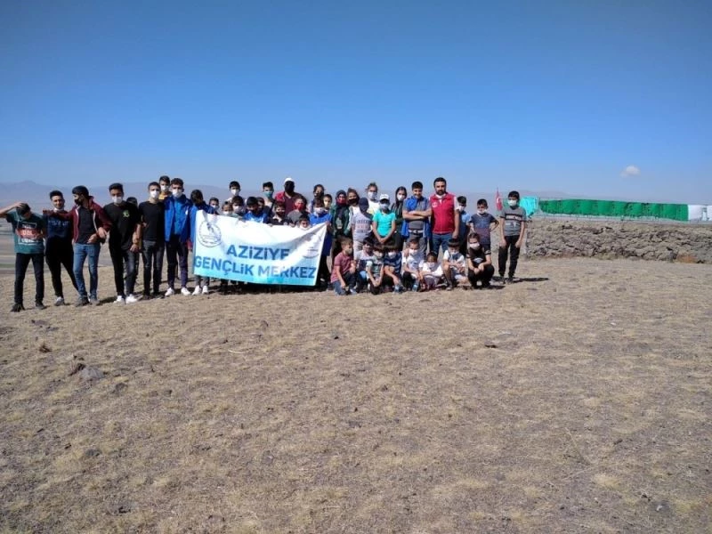 Gençlerden Pir Ali Baba Türbesine ziyaret
