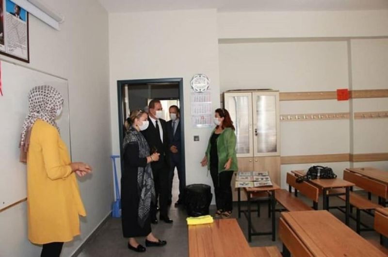 AB ve Dış İlişkiler Genel Müdürü Burcu Eyisoy Dalkıran okullarda inceleme yaptı
