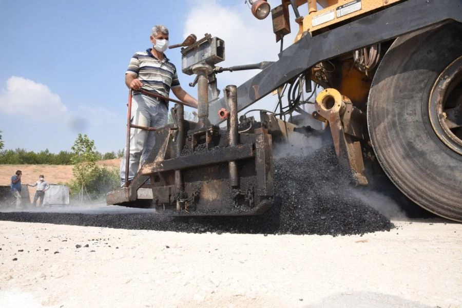 OKUL YOLLARI ASFALTLANIYOR