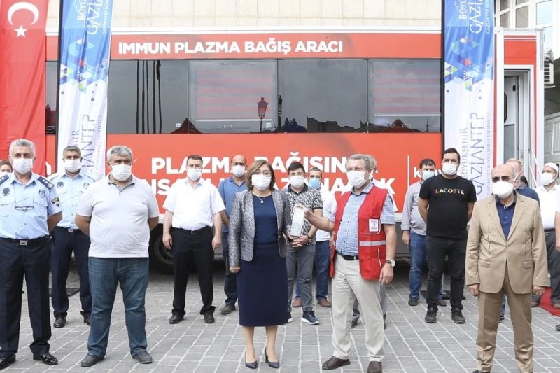 Büyükşehir personellerinden immün plazma bağışı
