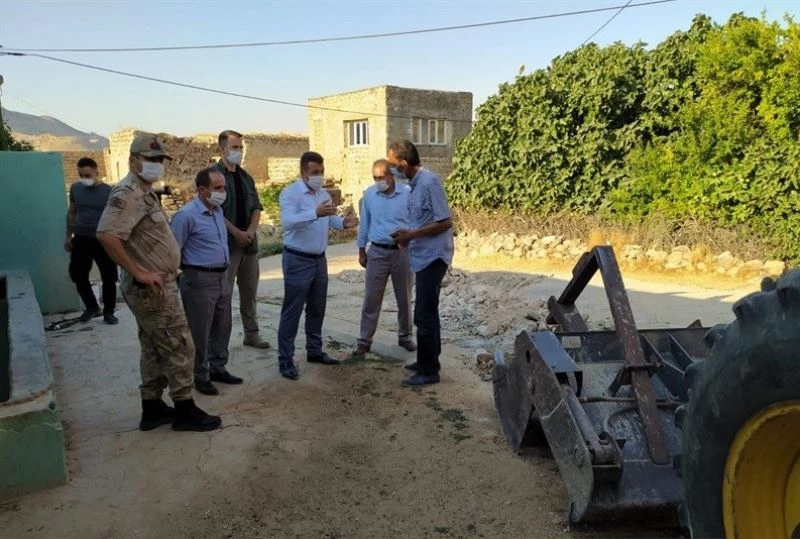 Kaymakam Şekerci yapımı devam eden çalışmaları inceledi
