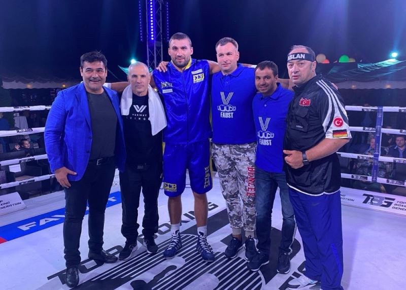 Ukraynalı boksörün 8 maçlık serini Volkan Gökçek bitirdi

