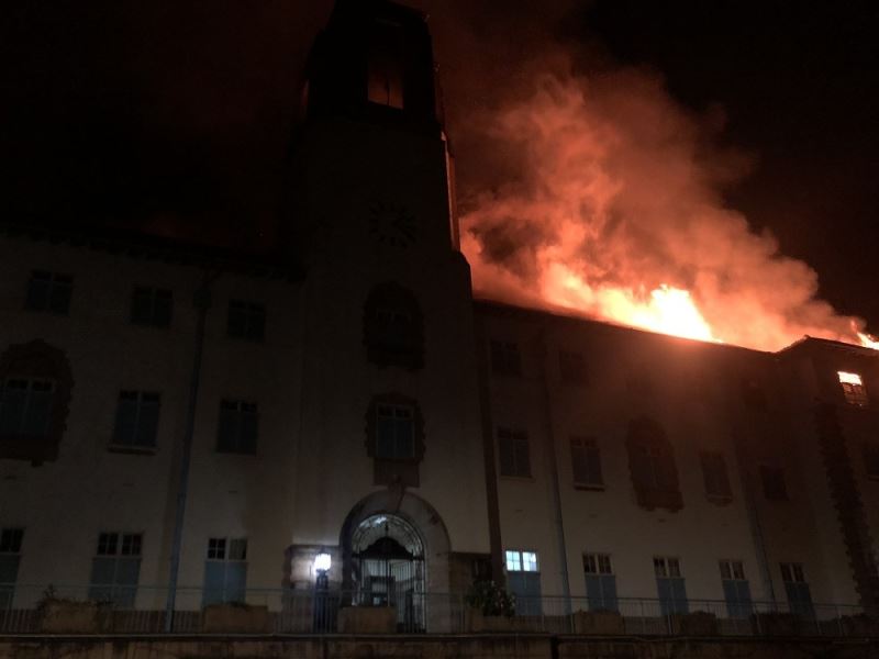 Uganda Makerere Üniversitesi’nde yangın
