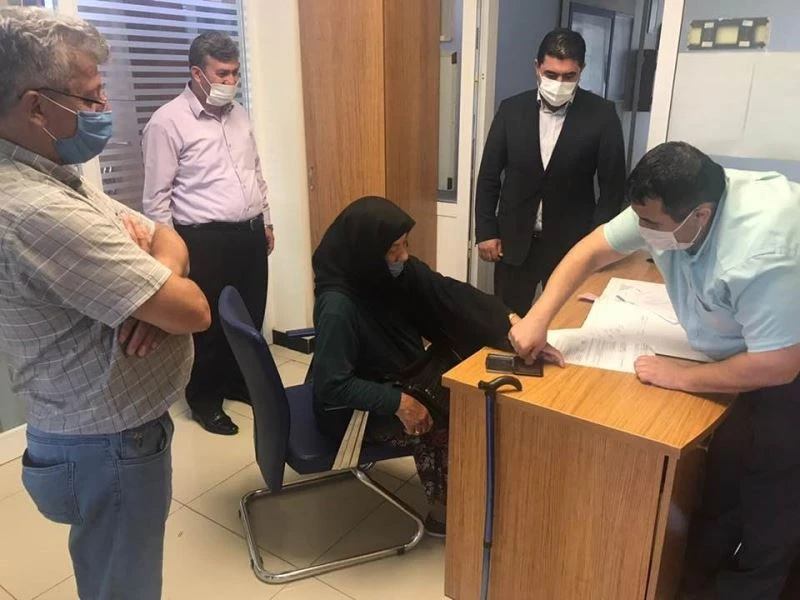 Selde yaralarını saran Kızılay’a arsalarını bağışladı
