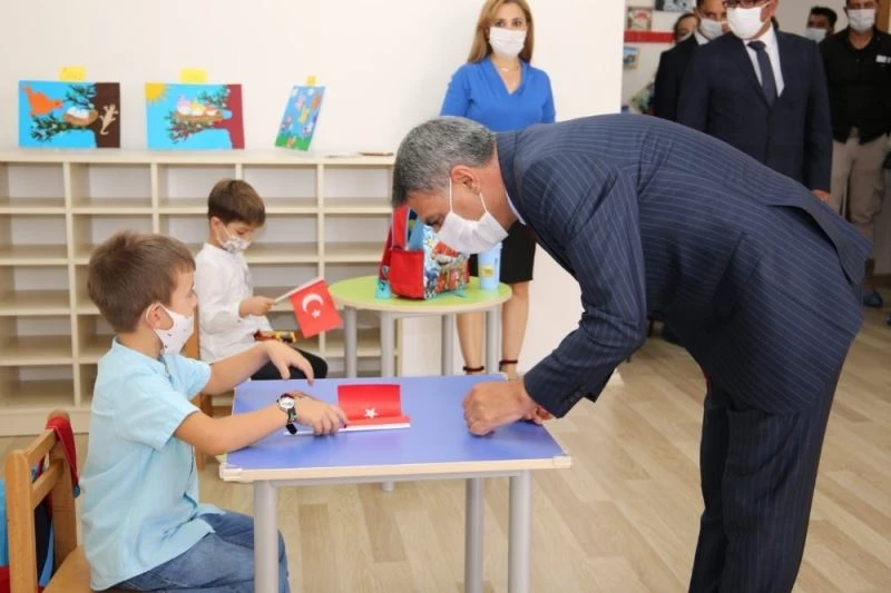 Tunceli’de bin 483 öğrenci için yüz yüze eğitim başladı
